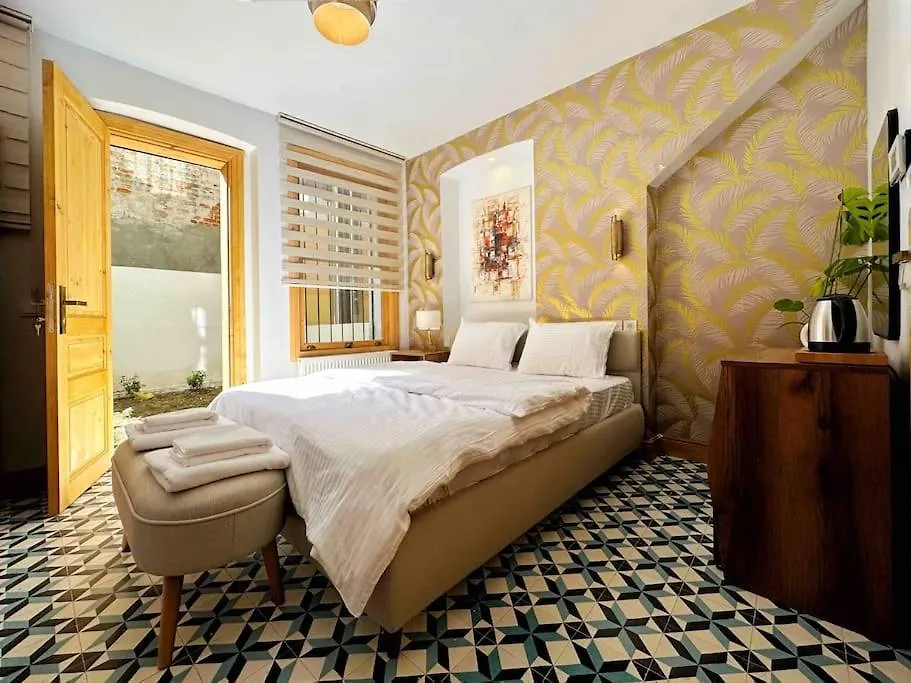 Refurbished Triplex In Taksim Villa Istanbul Holiday home