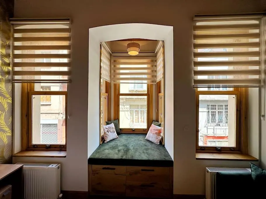 Refurbished Triplex In Taksim Villa Istanbul