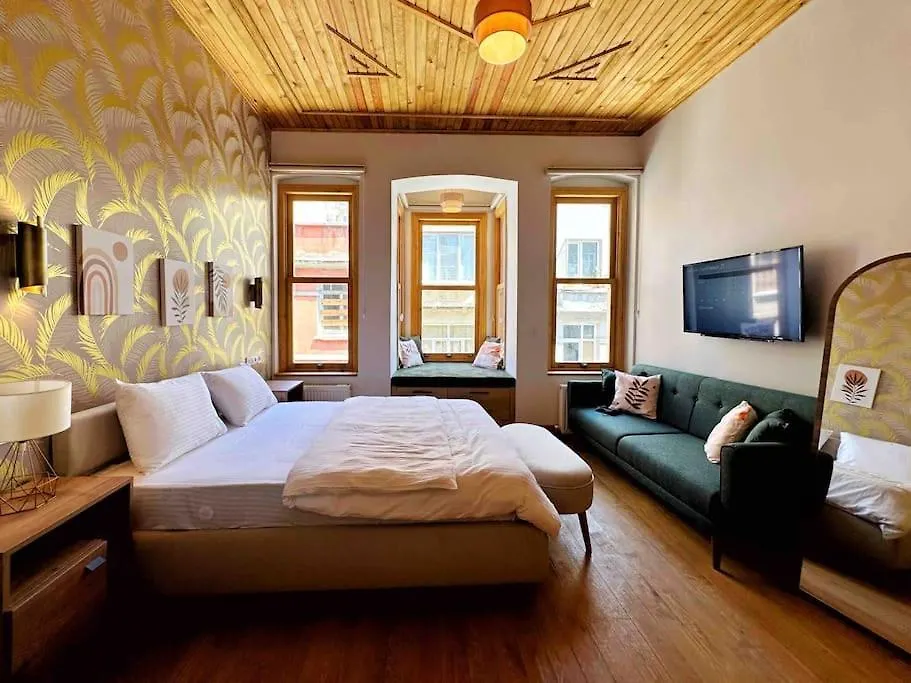 Refurbished Triplex In Taksim Villa Istanbul Holiday home